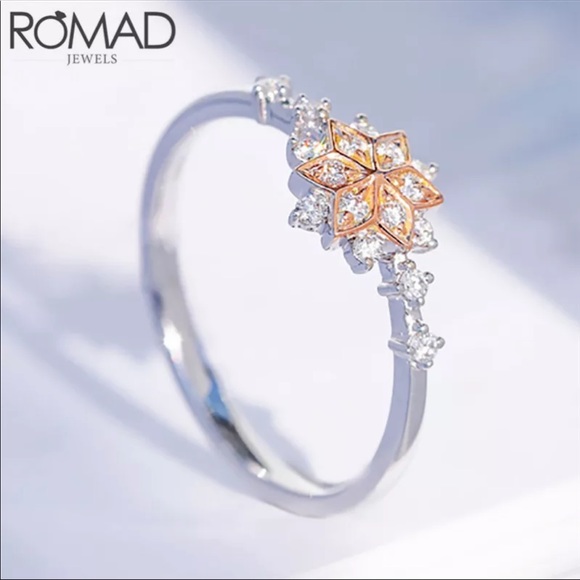 New Women's Snowflake Delicate Ring - Picture 3 of 5